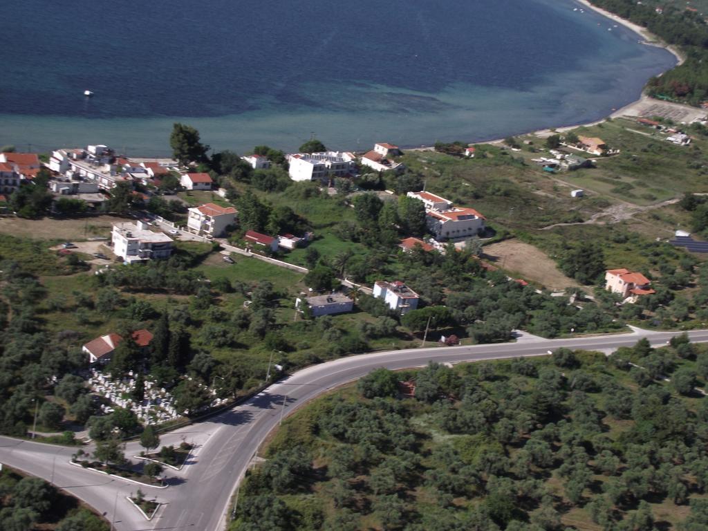 Pension Lakis Prinos  Exterior photo