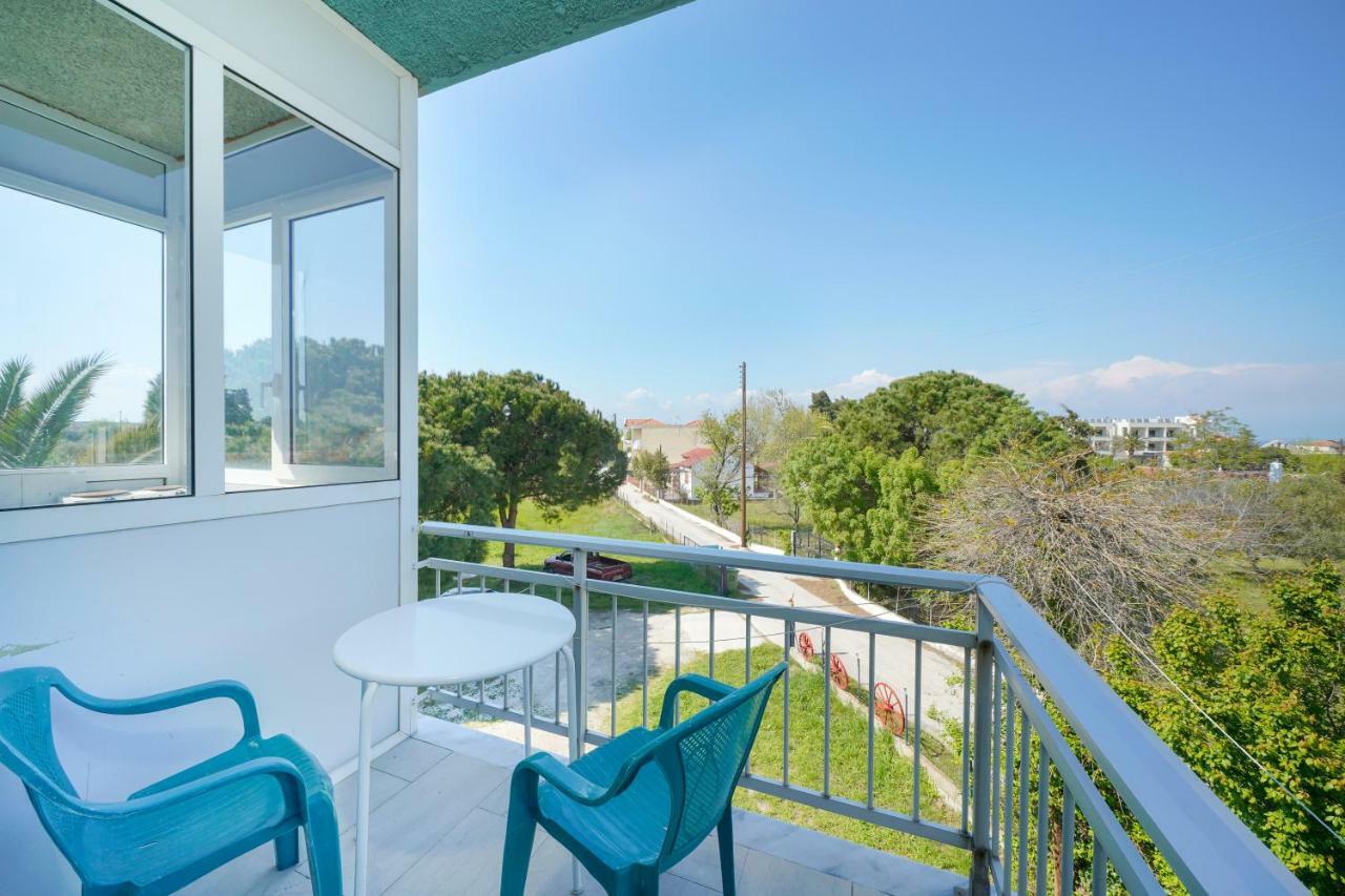 Pension Lakis Prinos  Exterior photo