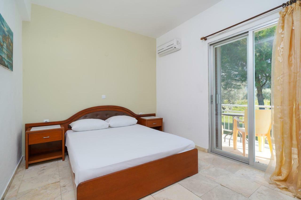 Pension Lakis Prinos  Exterior photo